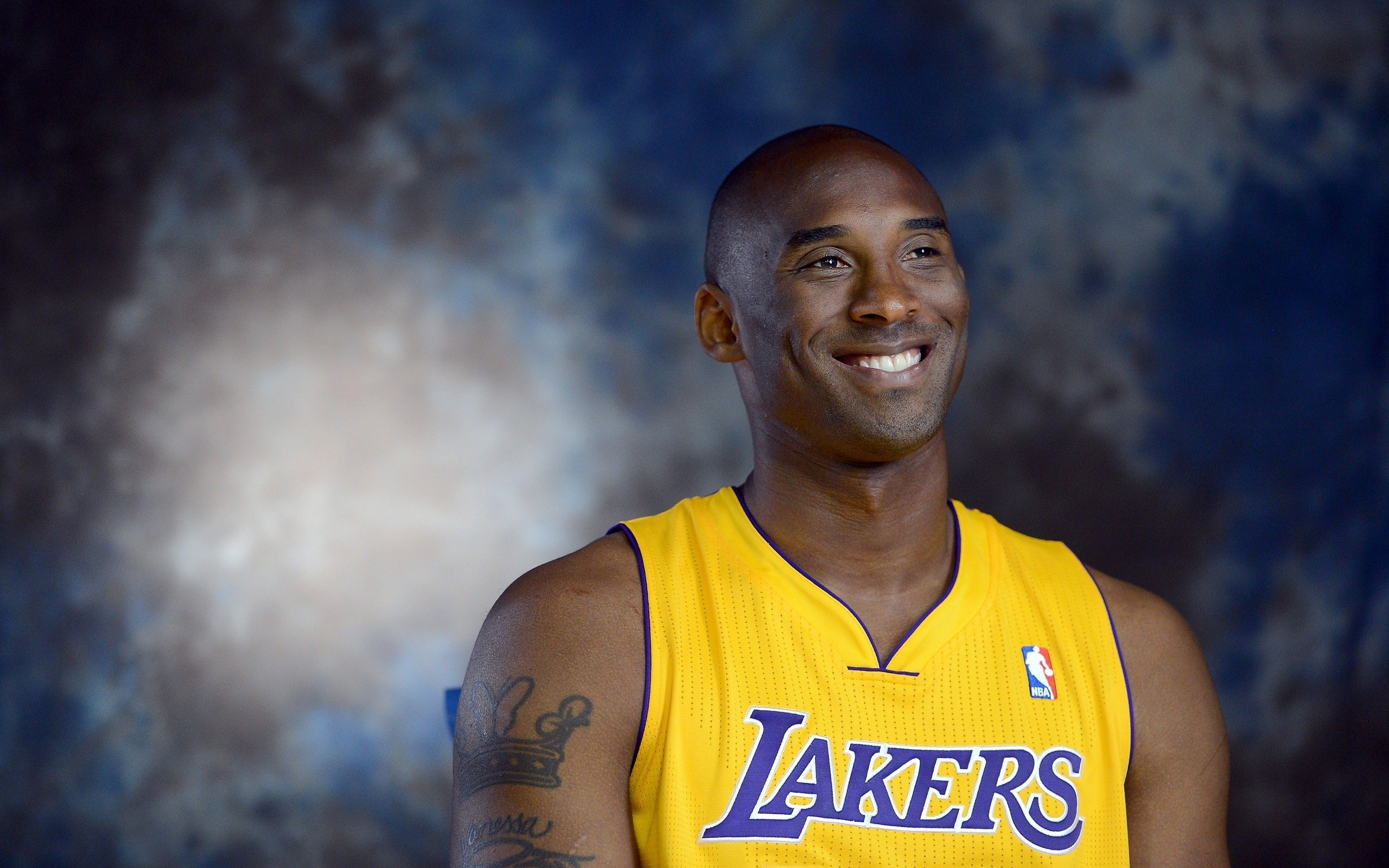 是国青在比 是国青在比