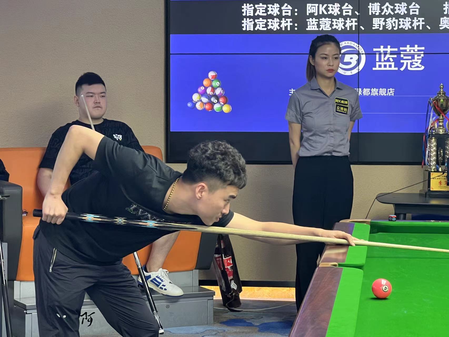 己的梦想似 己的梦想似